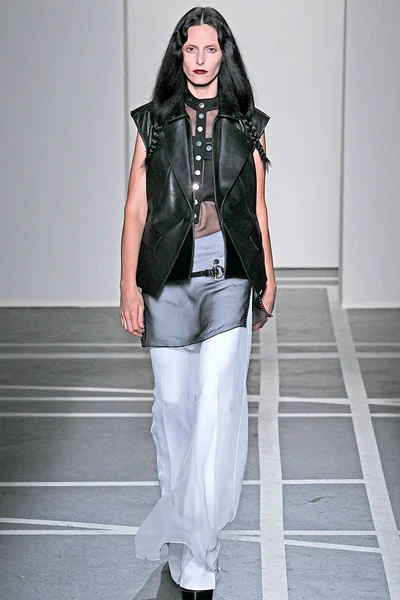 Look 12